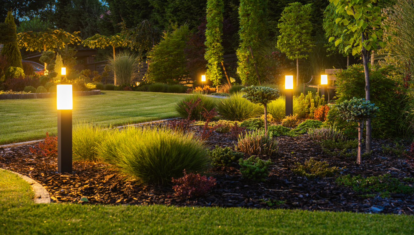 Best Smart Outdoor Torches 2026: WiFi-Connected Tiki Torches with App Control for Modern Patios