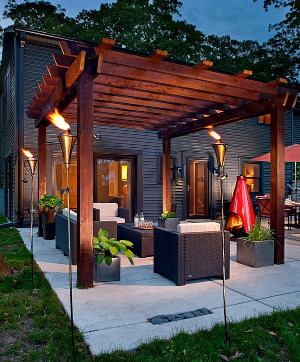 Best Smart Outdoor Torches 2026: WiFi-Enabled Tiki Torches with App Control for Modern Patios